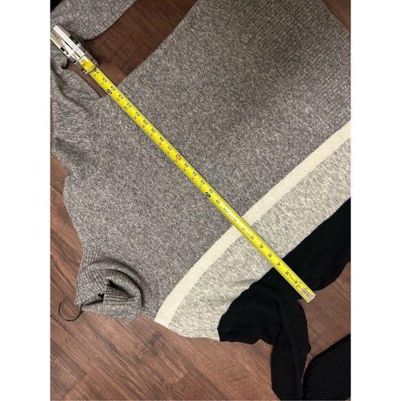 ATHLETA Transit Colorblock Merino Wool Turtleneck Sweater, Sz Medium, MP $129 - Picture 4 of 10